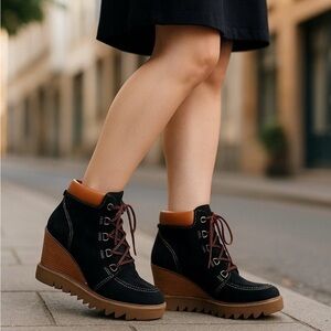 Sofft Underlyn Black Suede City Hiking Boots Wedge Heel Waterproof 6.5